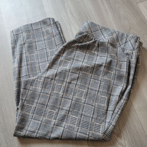 Jones Studio Womens Plaid Pants 20W Gray & Black Checkered Pull-On Elastic Waist - Picture 2 of 4